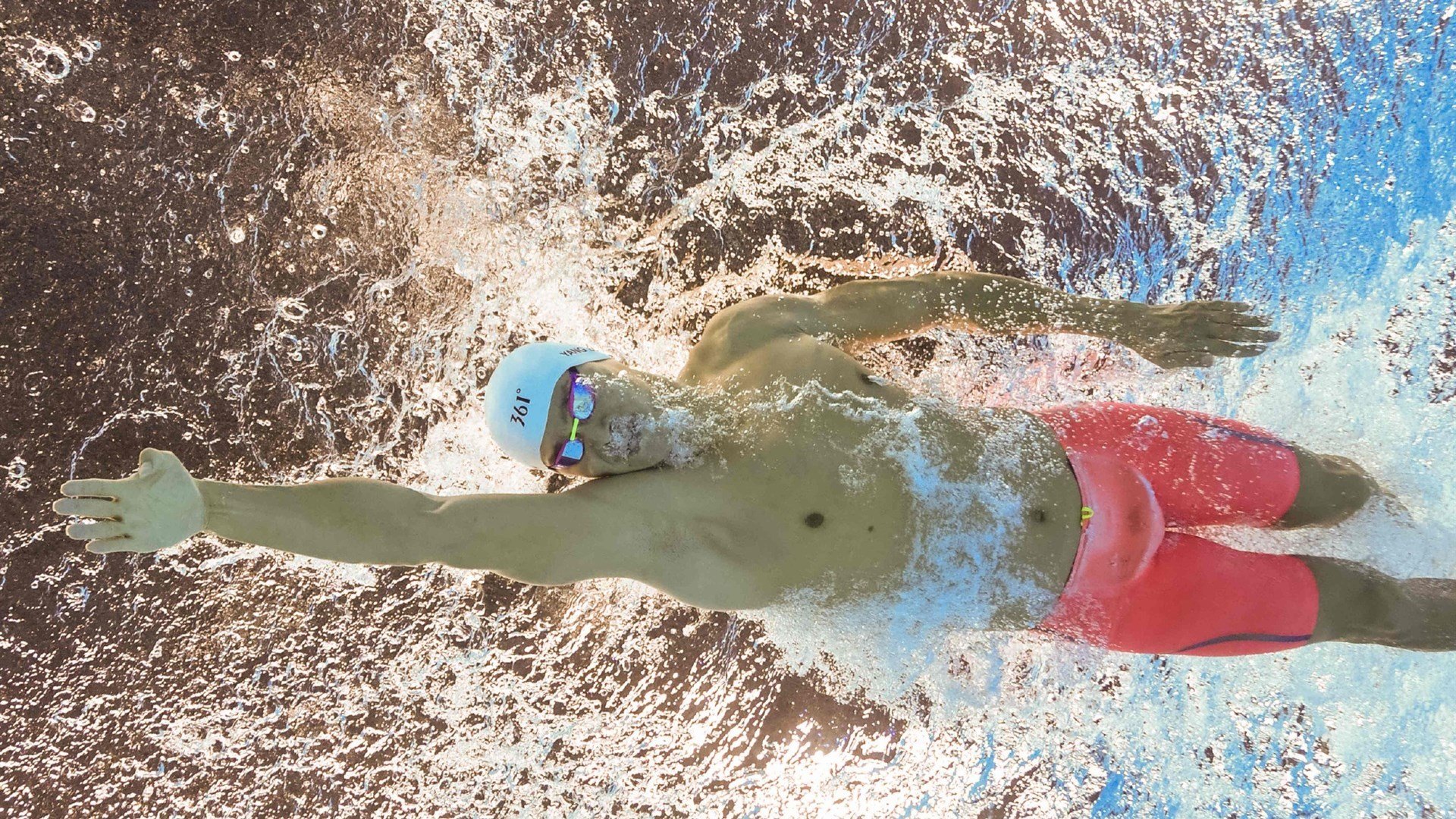 开云体育链接-F1巴西站冲刺赛:恭喜诺里斯!皮亚斯特里退赛引发红旗,维斯塔潘落后40分